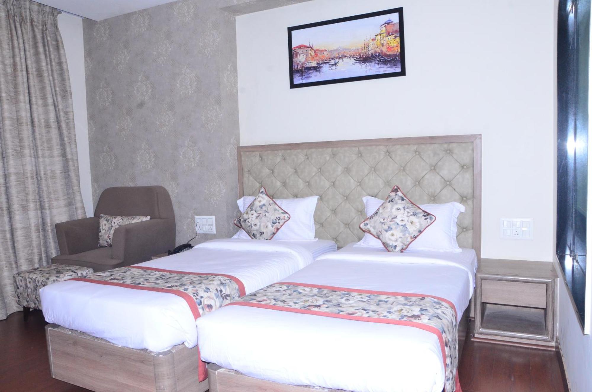 Hotel Nand Residency Ghazipur Esterno foto