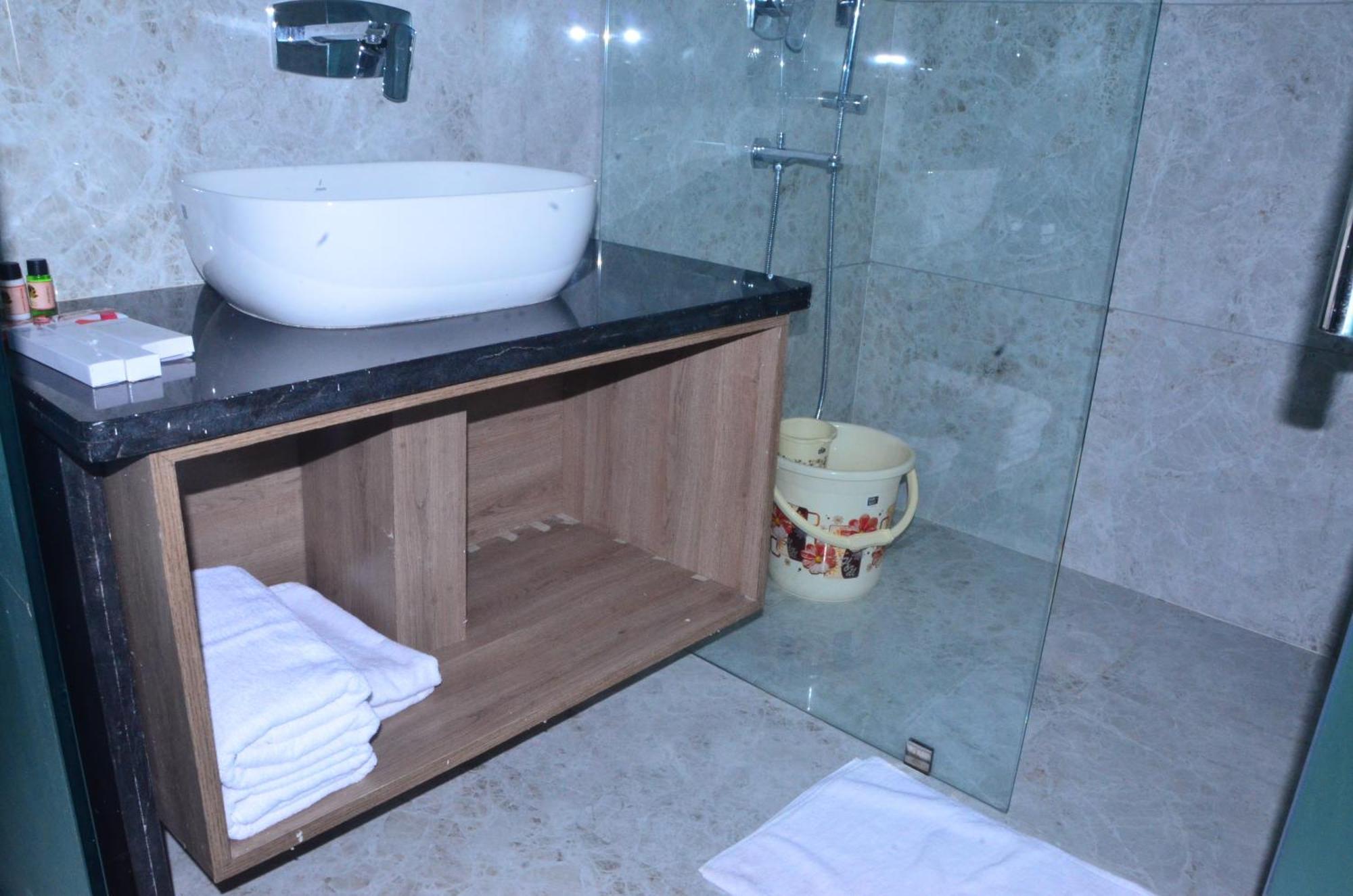 Hotel Nand Residency Ghazipur Esterno foto