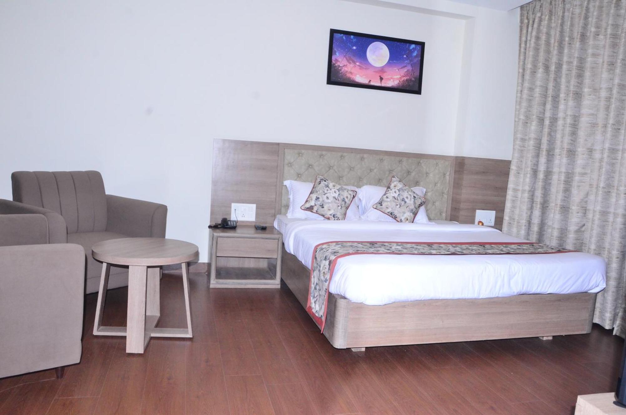 Hotel Nand Residency Ghazipur Esterno foto