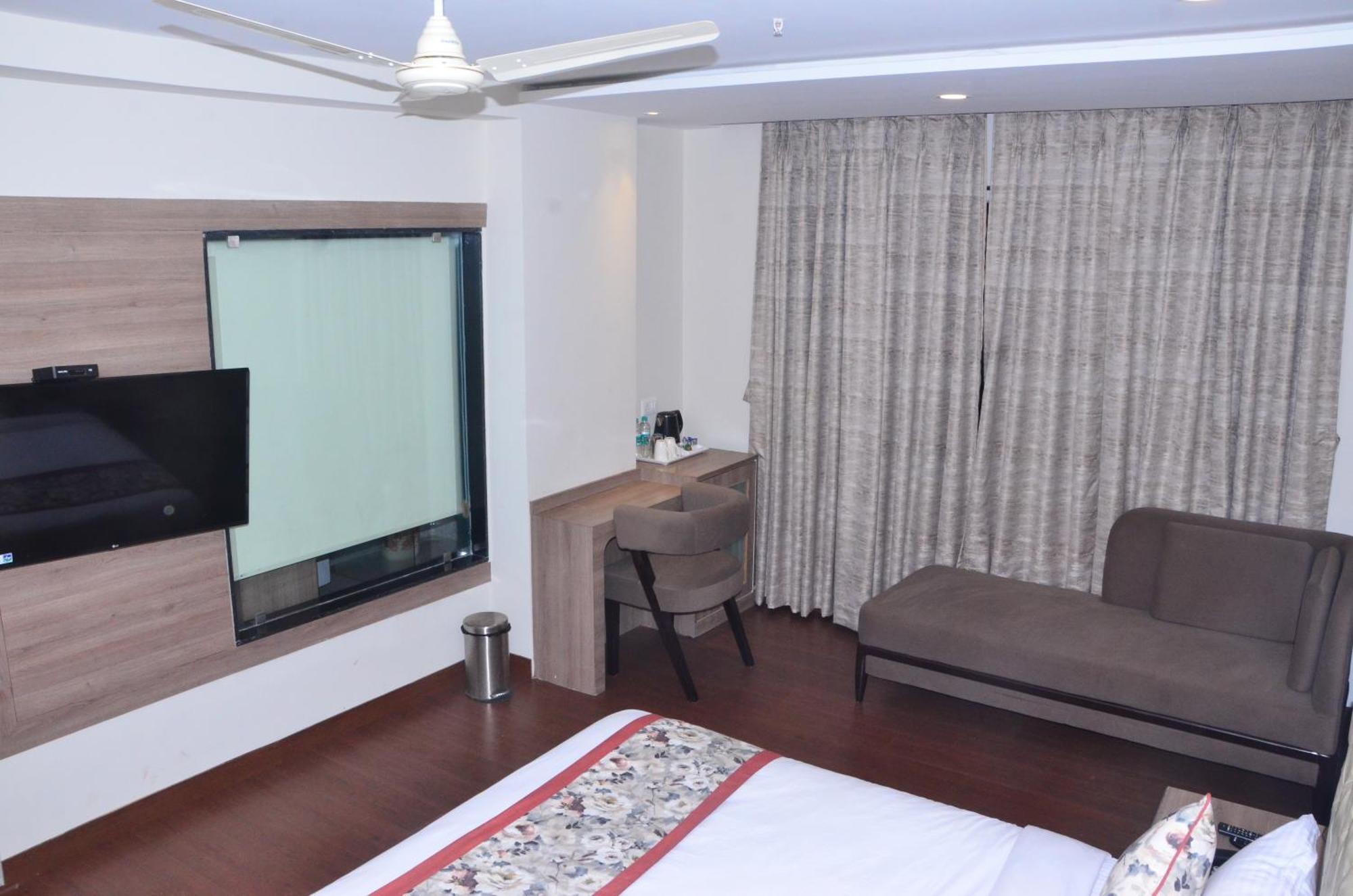 Hotel Nand Residency Ghazipur Esterno foto