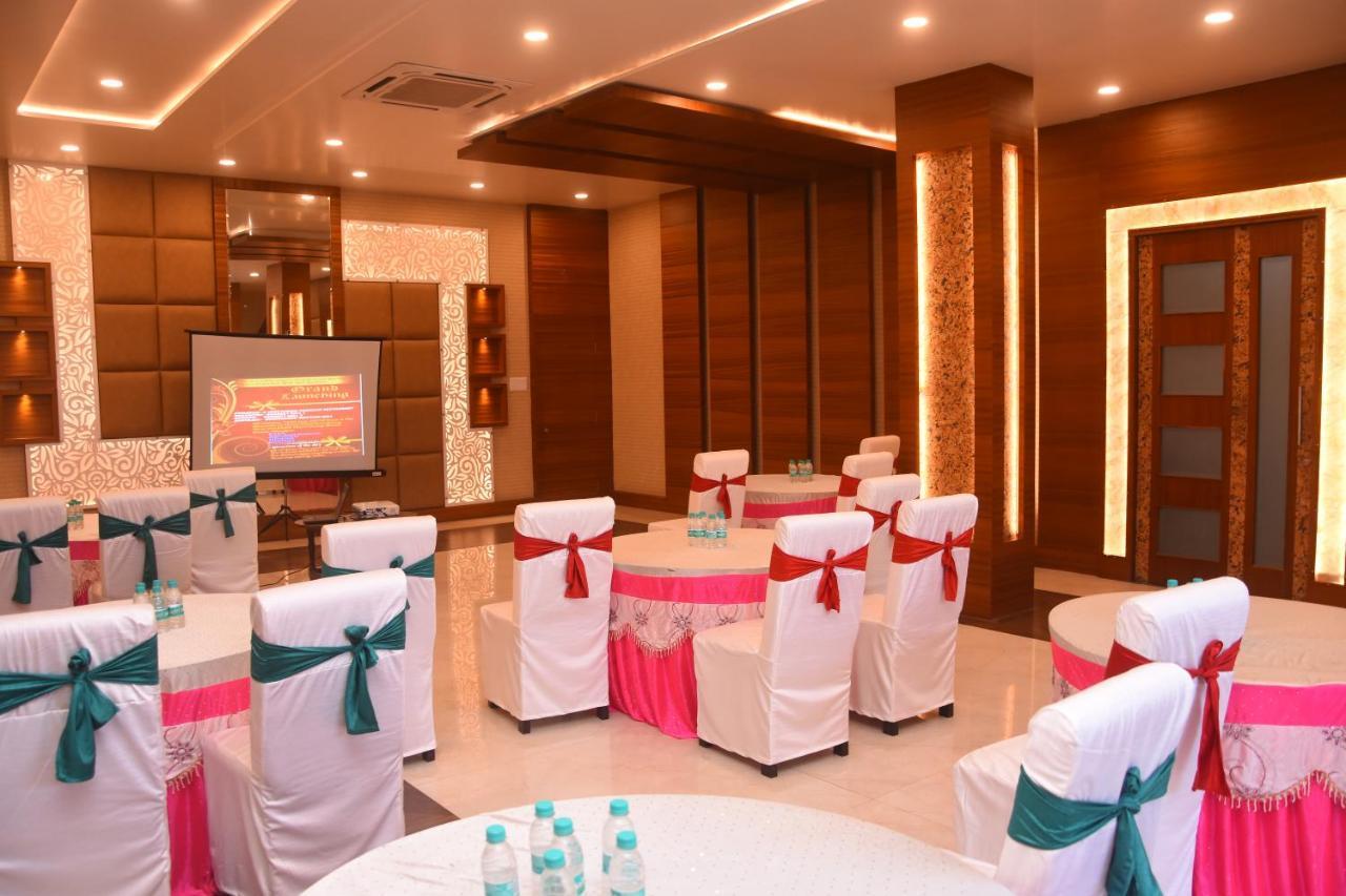 Hotel Nand Residency Ghazipur Esterno foto